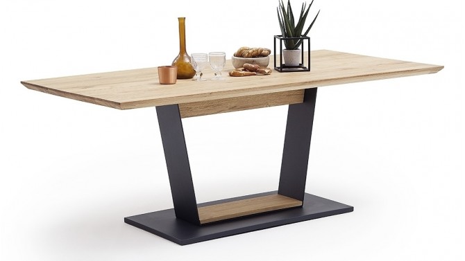 Table à dîner en bois de chêne et acier noir - Dario