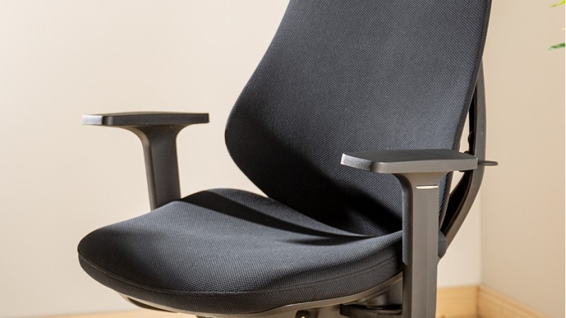 Siège de bureau pivotant et tissu polyester noir Michal - GdeGdesign